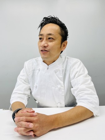 商品統括本部　商品部　惣菜・ベーカリーグループ　ベーカリー担当　山内　津美