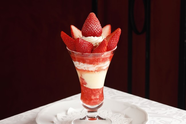 岐阜県岐阜市産 “濃姫”のストロベリーパフェ