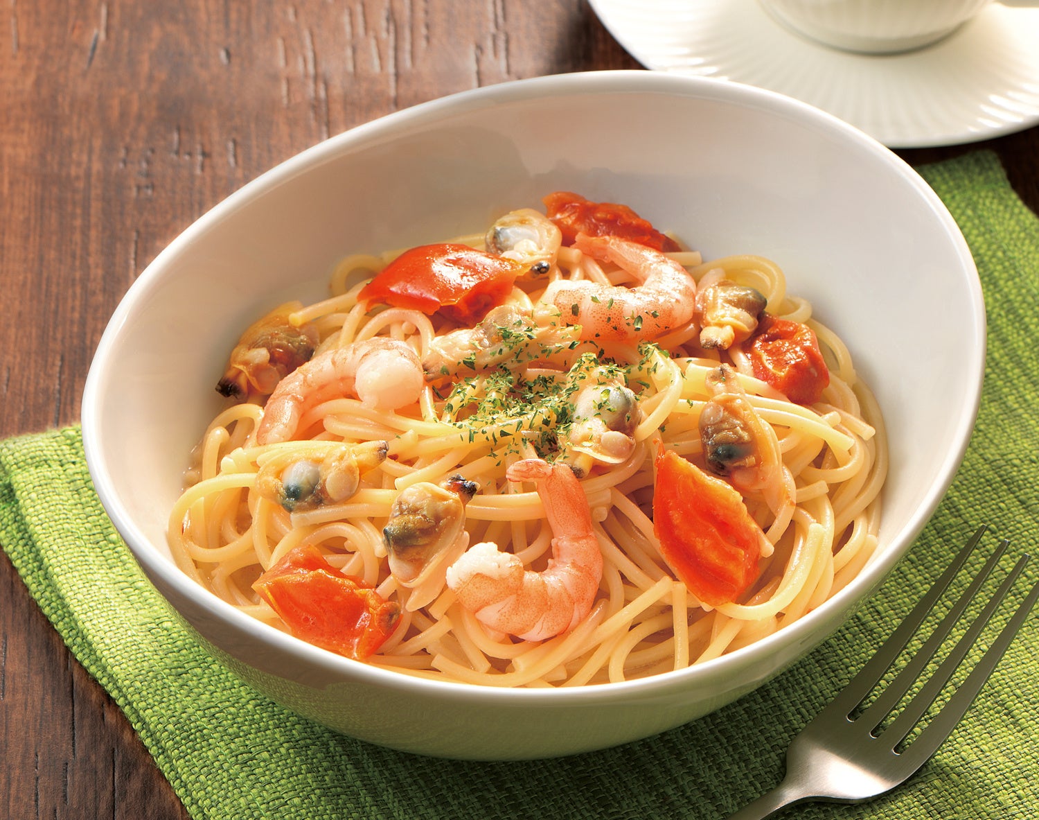 【ホテル日航アリビラ】ルビーショコラと苺のしぼりたてモンブラン　2022年2月1日（火）～4月30日（土）まで限定販売