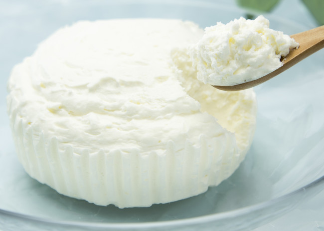 「やぎミルクのレアチーズケーキ」　1,620円