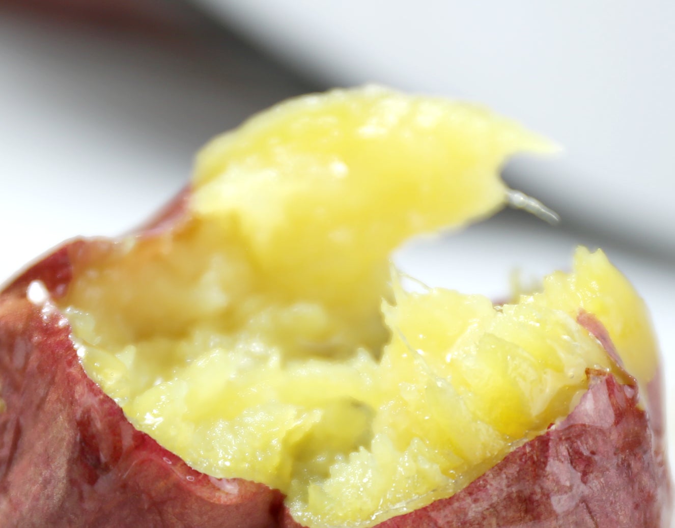 オンラインクレーンゲームとったりーなにて、生クリーム食パン専門店ふんわり様とのコラボ景品展開を開始致します。