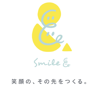 累計35万食の販売を突破した「ほっとけーち」を提供する
SoooooS.カンパニーが、新ブランド「Smile＆」をスタート！
～子どもたちの笑顔が、持続可能な未来をつくる。～