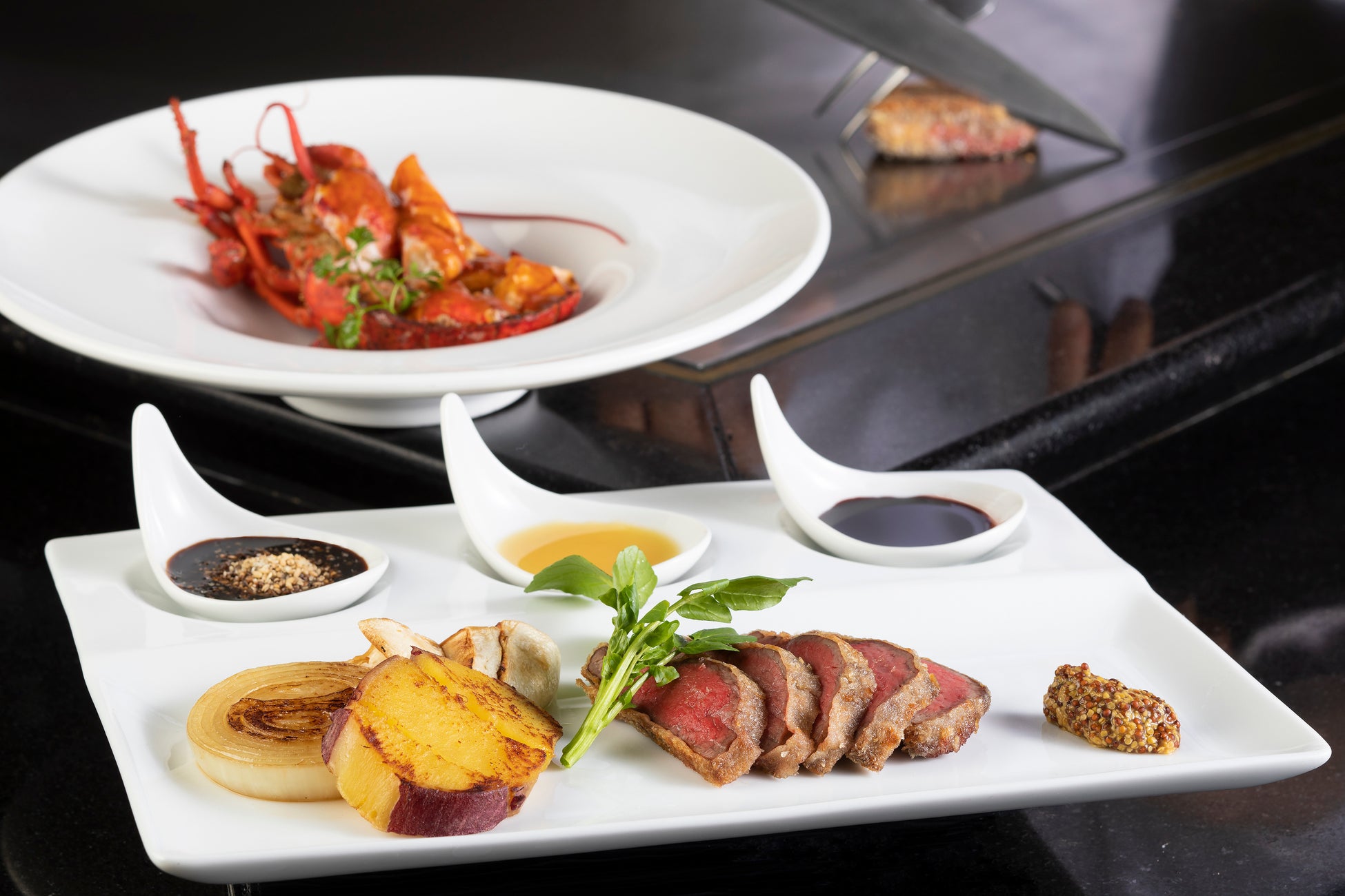 グルメ系インフルエンサー「フォーリンデブはっしー」とのデリバリー専門コラボブランド「肉塊トンテキ84」を都内10か所で2月18日より販売開始。