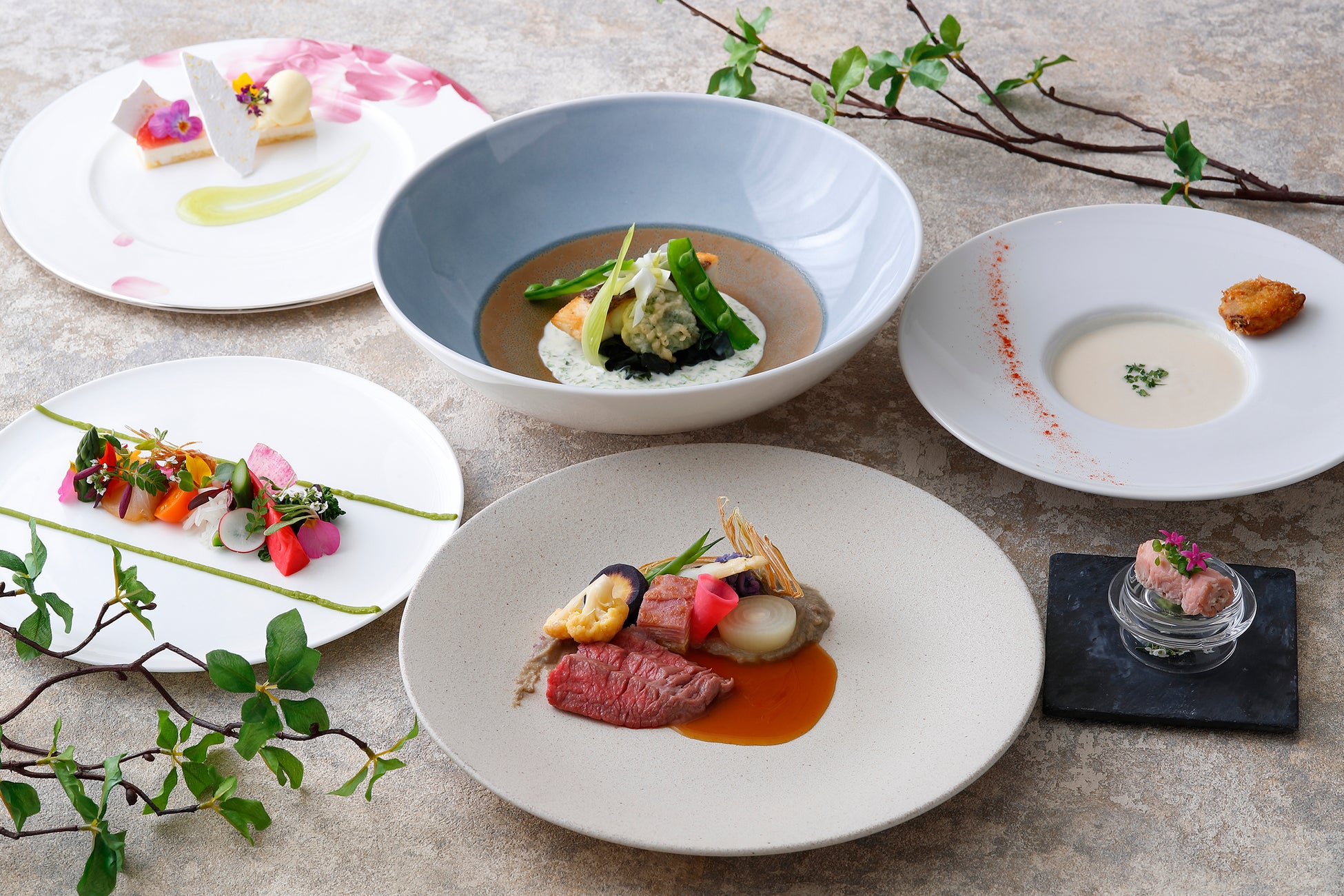 【シェイクシャック】お待たせしました!桜の香り&ミルキーな味わいが人気の『桜シェイク』が期間限定で登場です。