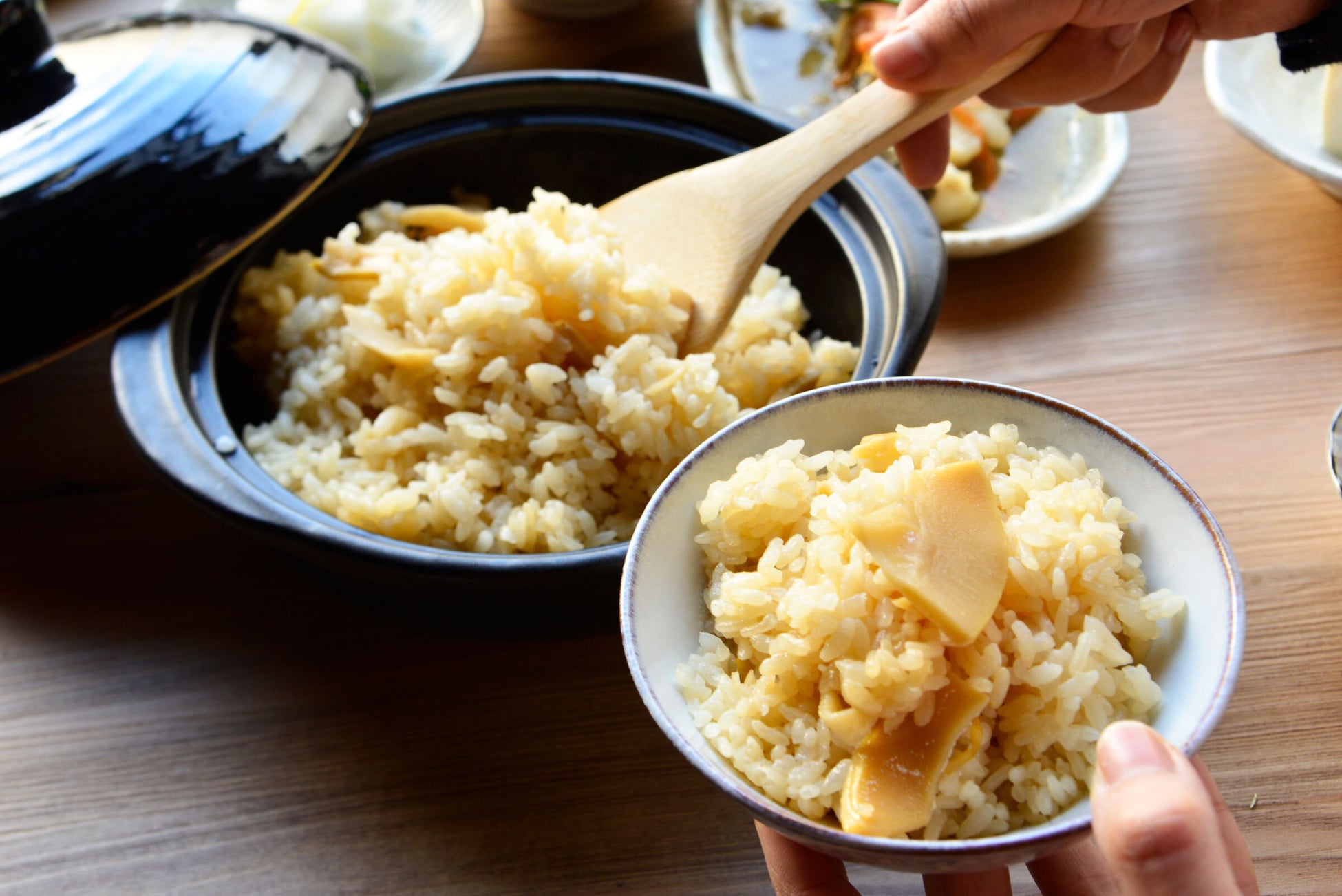 好評につき今年も登場！“旬のめかぶ”だからこその鮮やかな色味と豊かな海の風味を楽しめるトリトンフーヅの1年で今しか食べられない人気商品宮城県産鮮度抜群めかぶ（かつおタレ付）