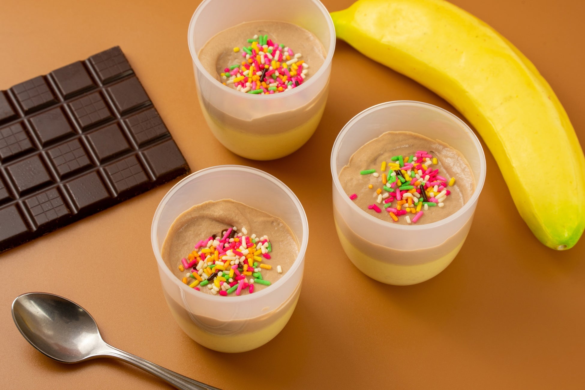 《日本初》キッチンカー専門の業務用食材卸売サイト
「キッチンカー食材マーケット」誕生！