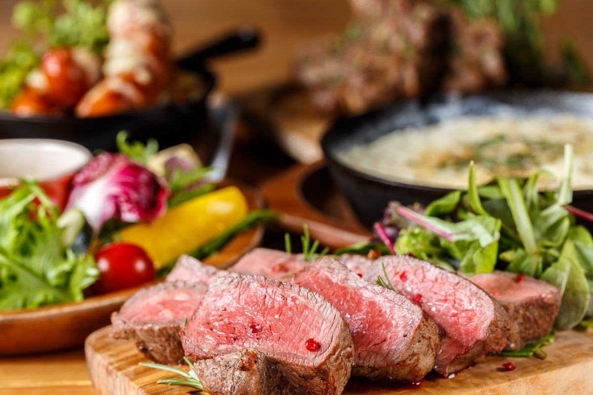 氷見を感じる専門店『氷見のうみと』誕生【1日100個限定の逸品】上質な脂がしみわたる「ぶりのすき焼きとホタルイカ弁当」