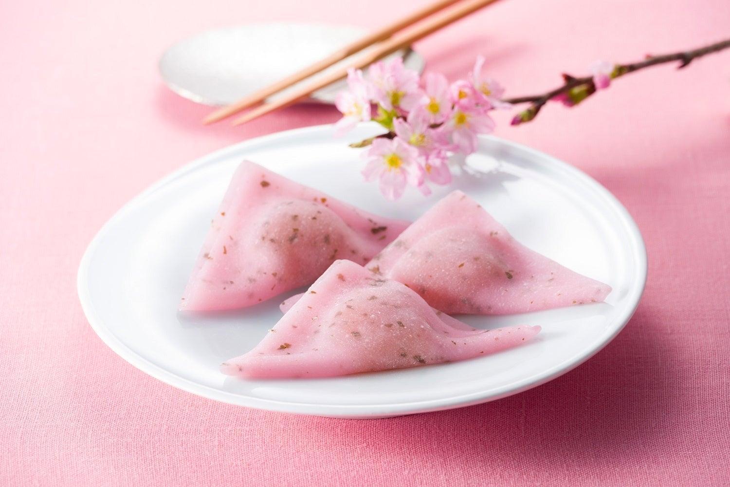 【青山フラワーマーケット】南青山本店が4月15日(金)に移転オープン。ティーハウス、フラワースクールも併設。オープニング3日間は1万本のローズフェアを開催