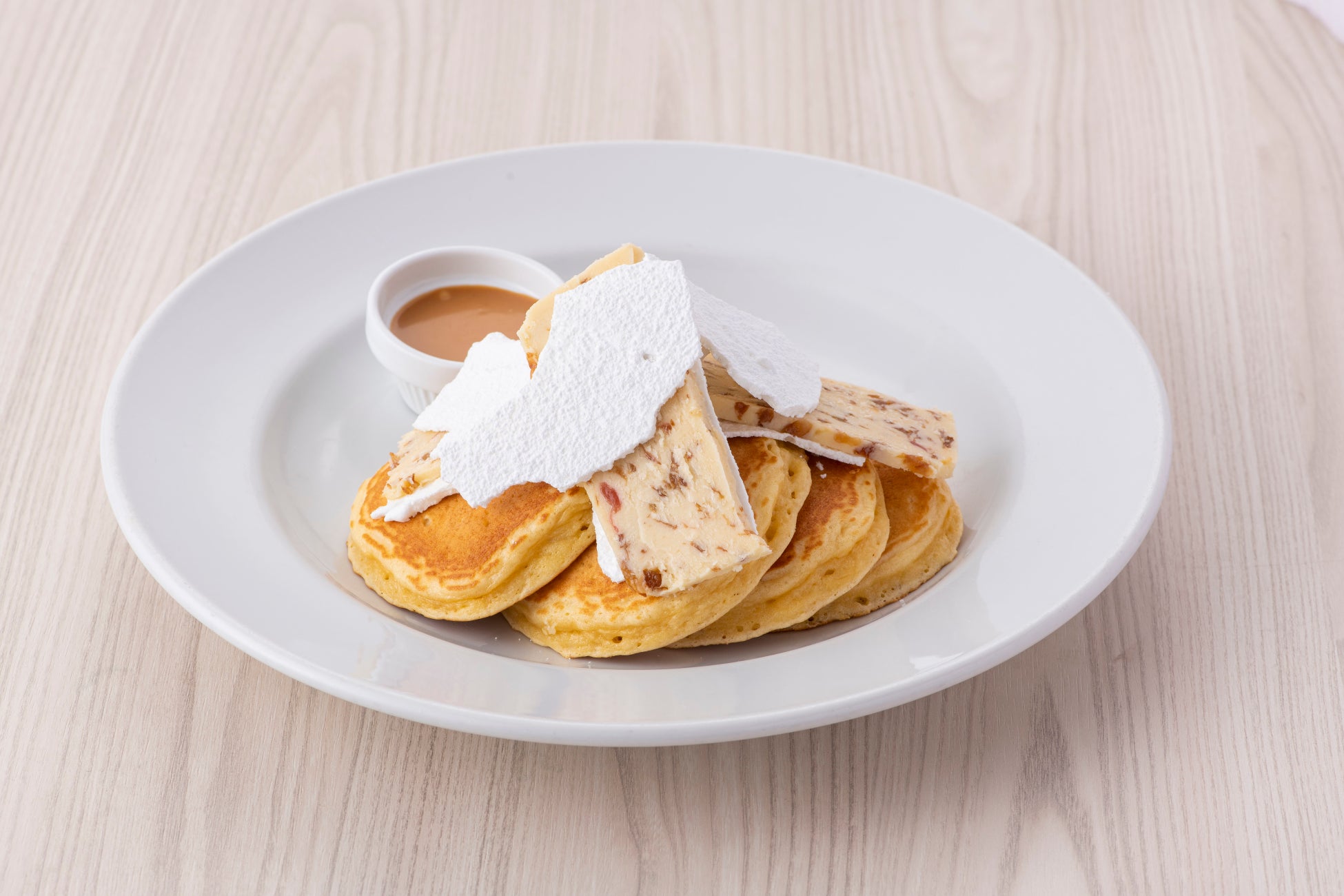 お弁当でも、もっちもち。“手づくり・できたて”が“いつでもどこでも”　“春限定”も加わり、温・冷が選べて、発売史上最多の品揃えに「丸亀うどん弁当」が全12種類になり390円から