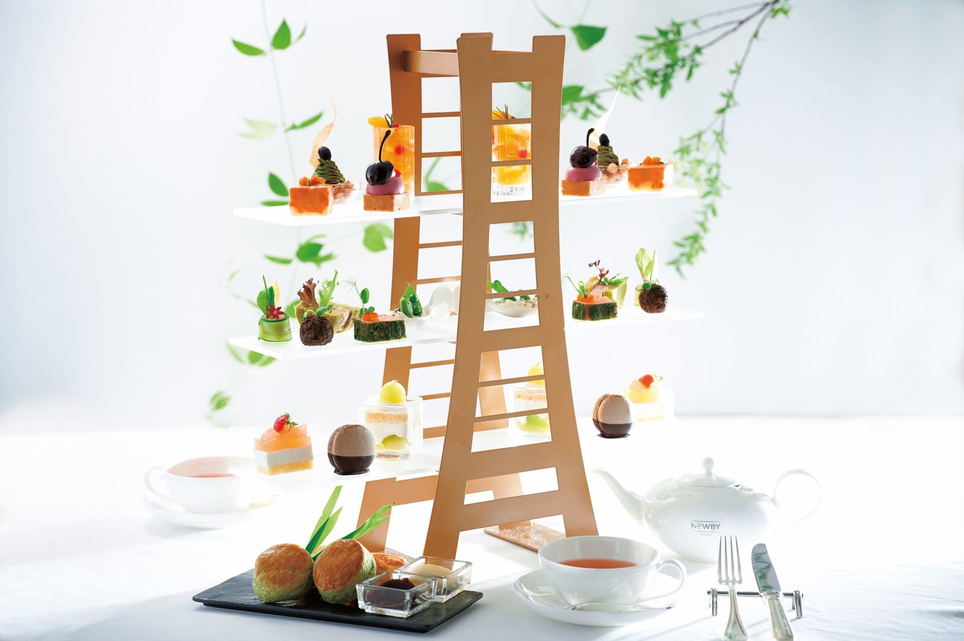 「BAR S(バー エス)」では、資生堂パーラー 創業120周年を記念したカクテルを展開中。チーフバーテンダーおすすめのウイスキーカクテルもお見逃しなく♪