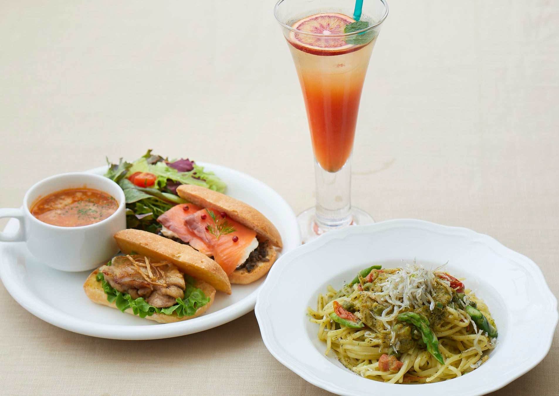 【子育て支援×NFT】「コドモカレー」のメニュースポンサーNFTをカフェ「こはくの天使」がオークション形式で販売。メニューのQRコードと連動