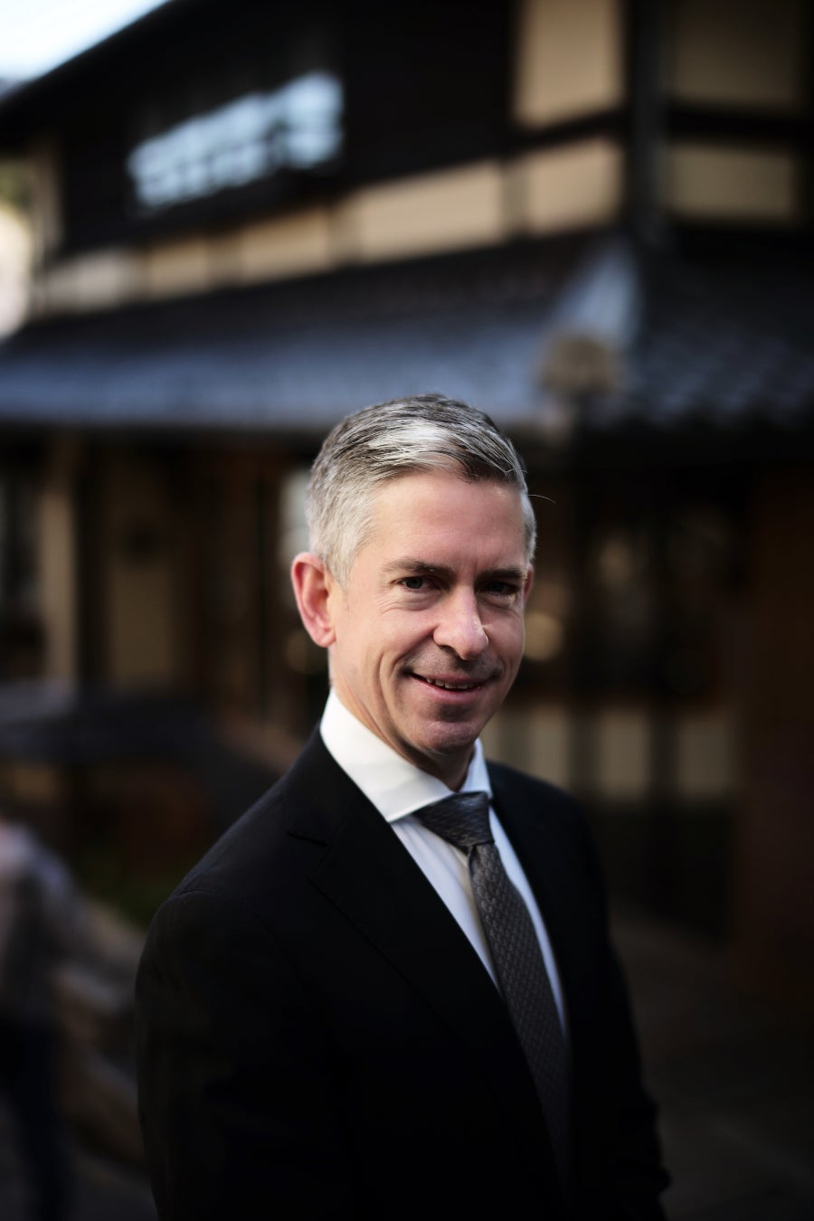 【リーガロイヤルホテル小倉】約400本の銘酒が並ぶボトルラックが印象的なオーセンティックバー「セラ―バー」が4月7日（木）から営業再開