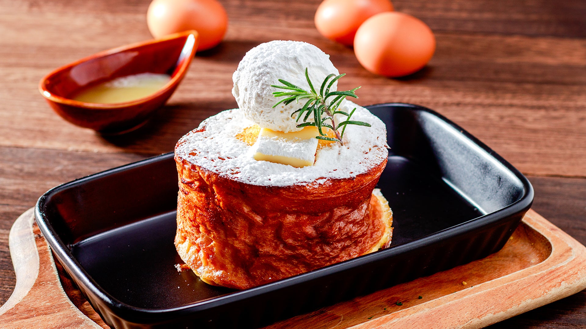 【アンテノール】　3日間限定販売！大輪のカーネーションはすべてチョコレート。母の日だけのスペシャルケーキをお届けします。