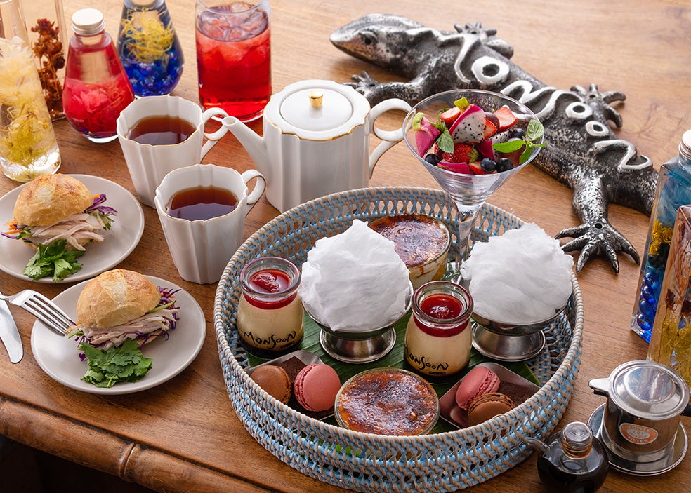 リゾート気分を満喫『海のビアガーデン』開催!神戸の夜景を楽しむテラスビアガーデンが、神戸ポートミュージアム1Fフードホールに初登場!