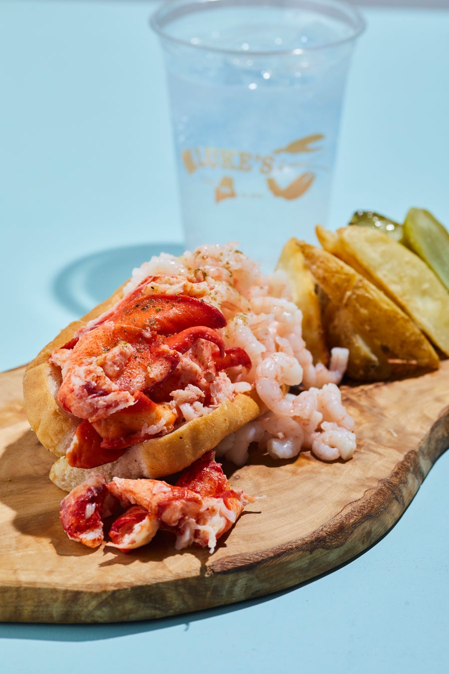 八丈フルーツレモン使用!爽やかな酸味が口いっぱいに広がる!老舗和菓子屋「築地ちとせ」から「天ぷらせんべい れもん塩」を季節限定で発売いたします。