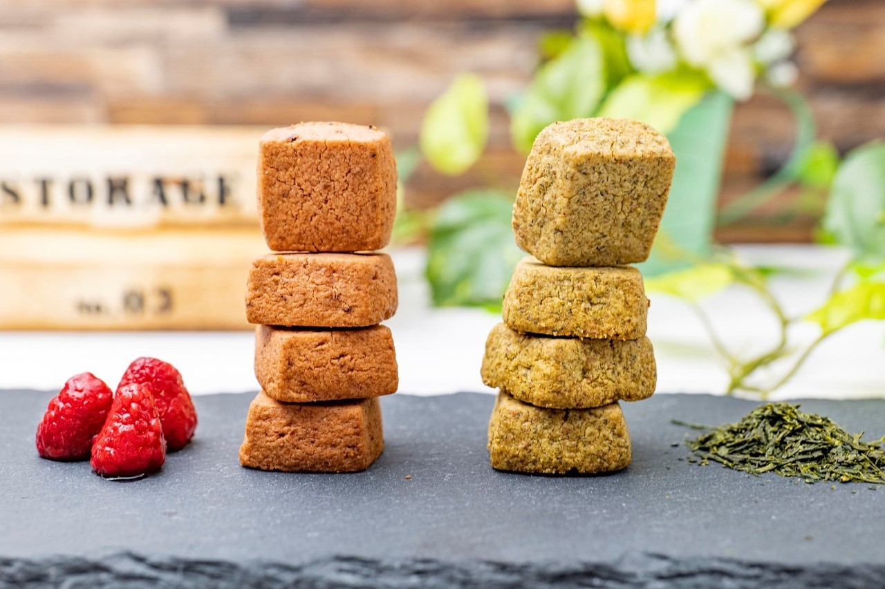 夏の鍋市場を活性化!外食店「赤から」監修
『ストレート赤から激辛夏鍋スープ』
『ストレート赤からカレー鍋スープ』5月31日より数量限定発売