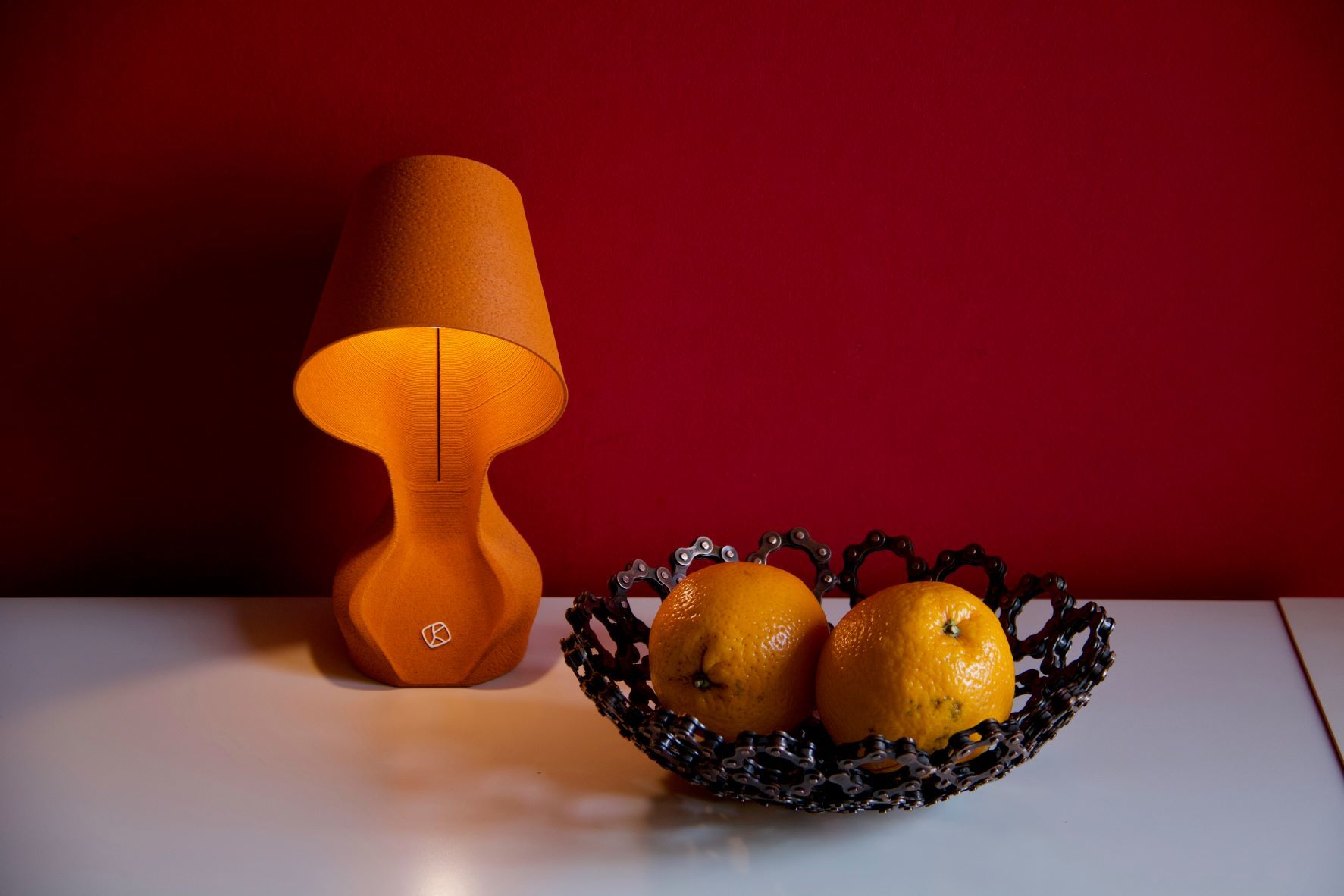 オレンジの皮の新素材で作った、テーブルランプを5月19日発売！
サステナブルインテリア「オーミー・ザ・オレンジランプ」