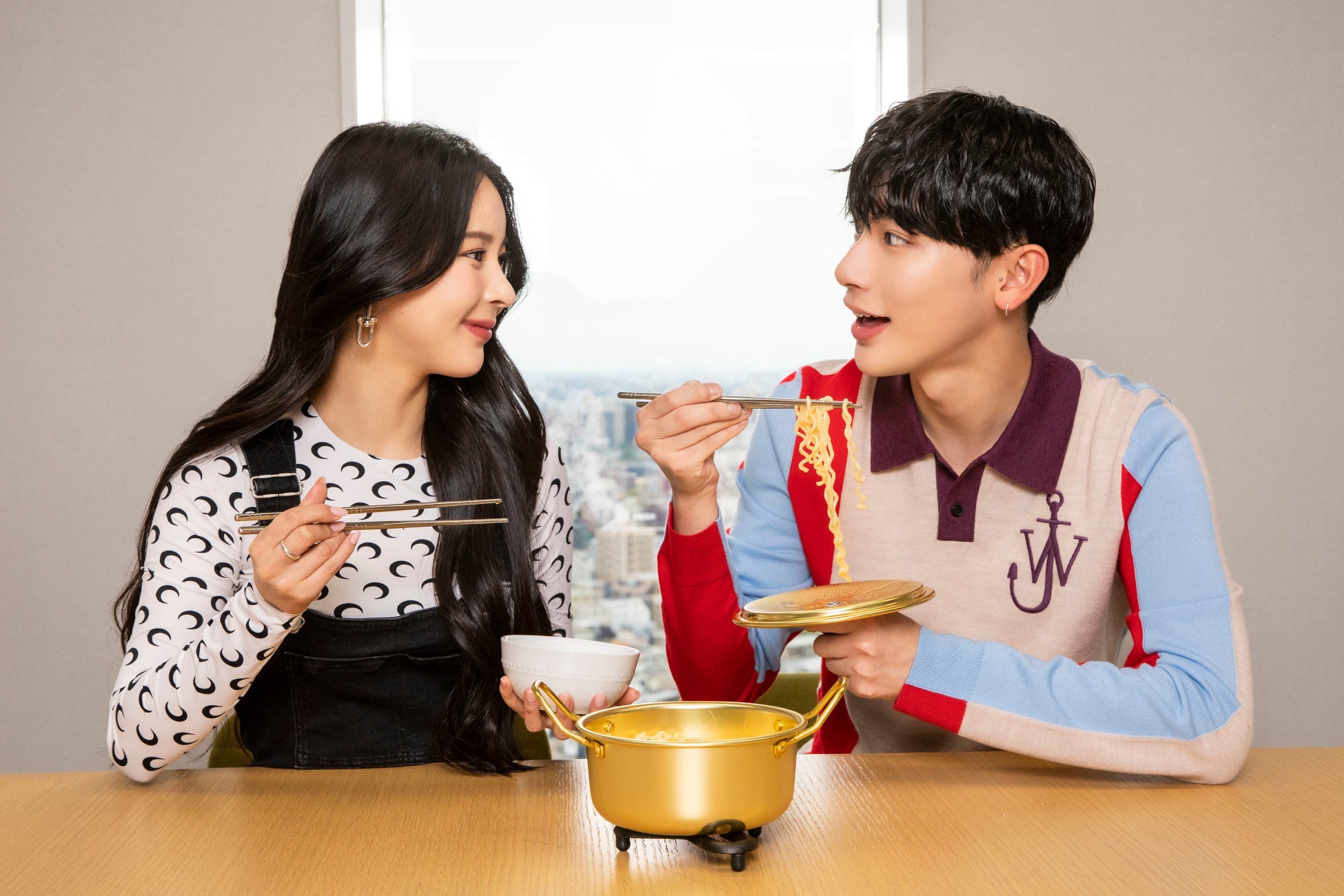 【銀座コージーコーナー】パフェでも！ フルーツサンドでも！あふれる甘熟メロンを楽しもう！　茨城県産メロンを贅沢に使ったパフェ＆フルーツサンド。