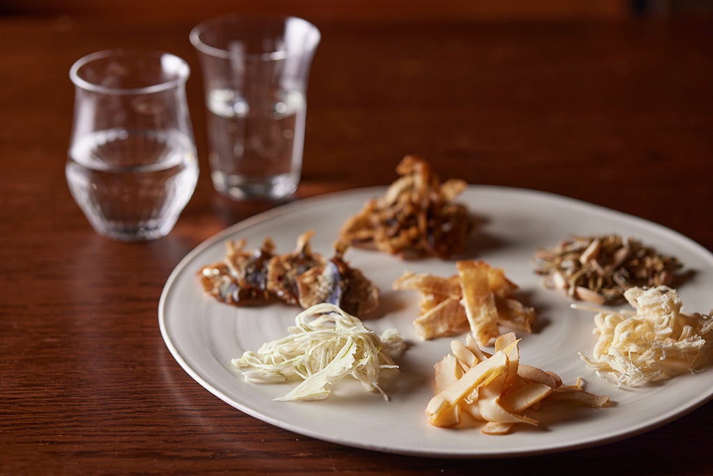 【ジェイアール西日本デイリーサービスネット】～JR神戸駅から日常に“からり”をお届け～「神戸からあげイルボチキン」冷凍自動販売機が全国初登場！！