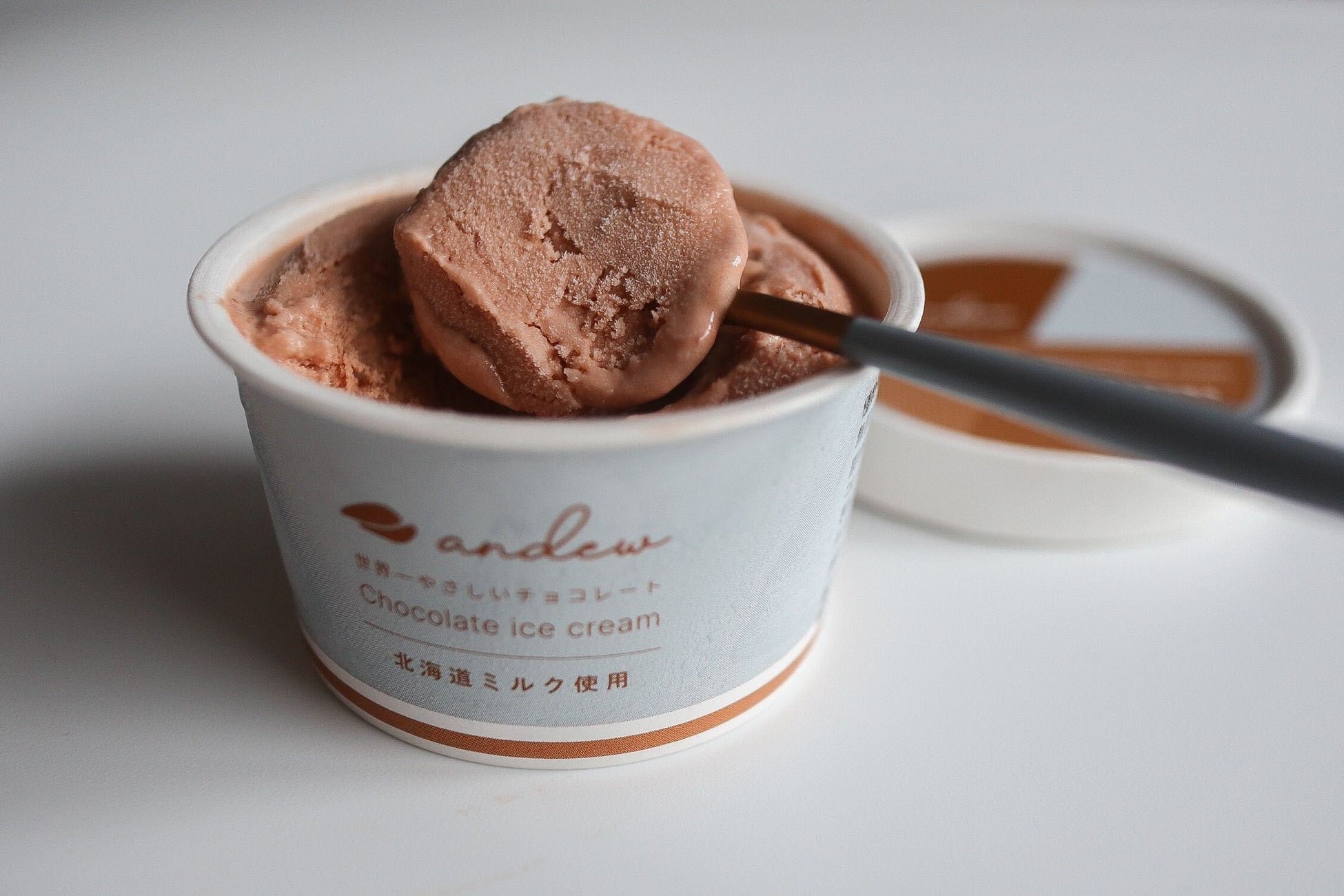 花の舞酒造と久世福商店がコラボレーション！「ぷちしゅわ黄金桃酒　ちょびっと乾杯」発売【久世福商店】