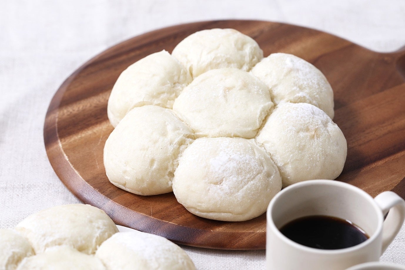 温めなくてもふんわり食感に改良し“帰ってきた”アレンジ無限大・中華まんの皮だけ「具なしまん」9月7日リニューアル新発売