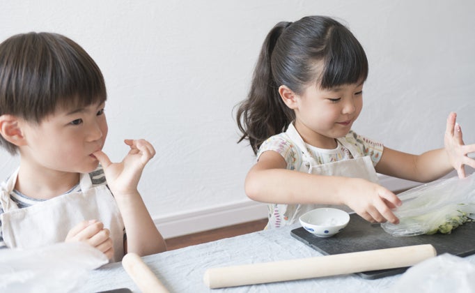 口に入れた瞬間に広がる帆立の旨味！「帆立天せんべい」が今年も登場。一度食べたら止まらなくなるような、味わい深い逸品！