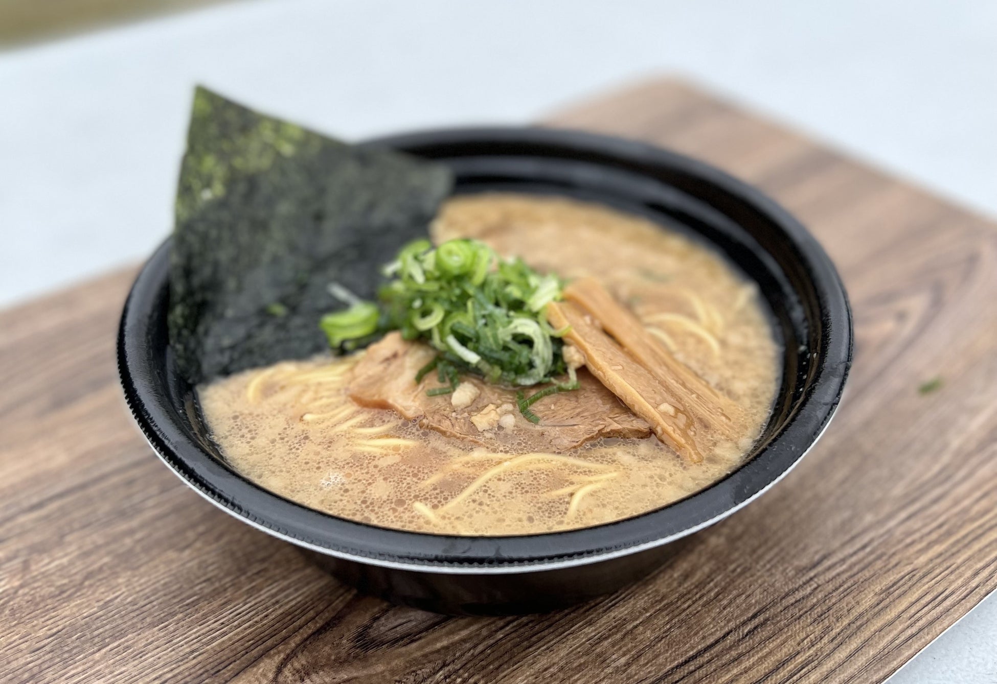 京都　老舗中華そば専門「珍遊」がキャンプ用容器をつけた冷凍ラーメン「青空ラーメン」を販売開始