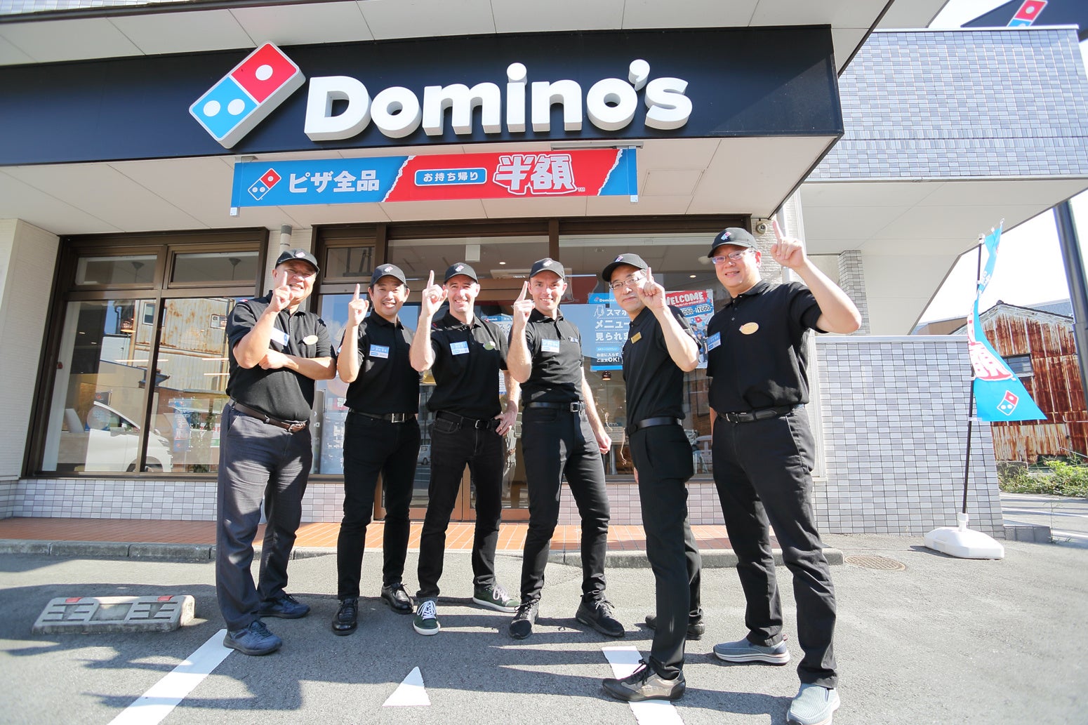 ドミノ・ピザ執行役員6人らが1日ガチで店舗運営したら？　クルーもびっくり!?プロダクト評価5点満点中4.8点　売上3倍！お客様満足度2倍！と爆上がりに！