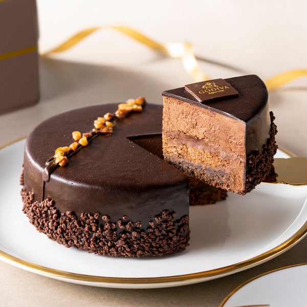 豊かなチョコレートの風味と心地よい食感が楽しめるゴディバのホールケーキ「ガトー トリュフ ショコラ」