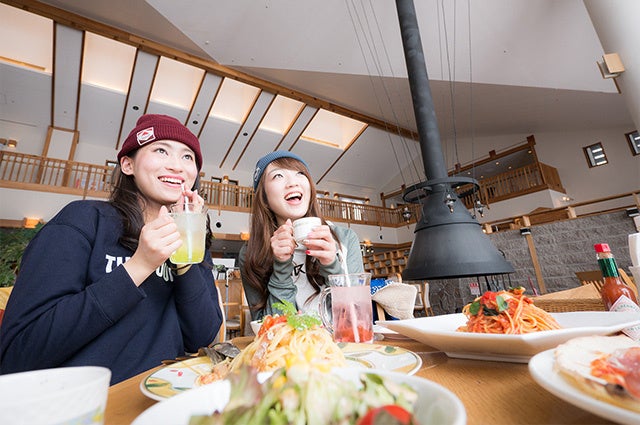 奥越の地産地消にこだわった期間限定ランチメニュー　九頭⻯マイタケのパスタと福井県産アオリイカのピザ　スキージャム勝山ラウンジ伊炉里（いろり）にて販売開始