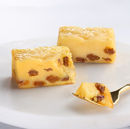 おかげさまで新宿高野は10月で創業137周年を迎えます。これまで支えていただいたお客様に感謝すると共に、137周年を記念したマスクメロンのデコレーションケーキを販売いたします。