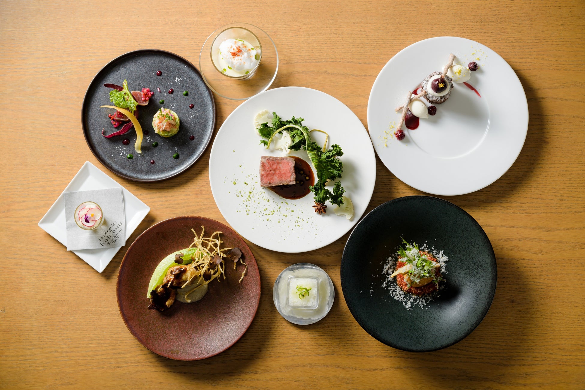 読書週間向けに「読む三ツ矢サイダー」ラベルを発売　吉本ばななさん、綿矢りささんなど5名の小説家・歌人のオリジナル作品30種を紹介