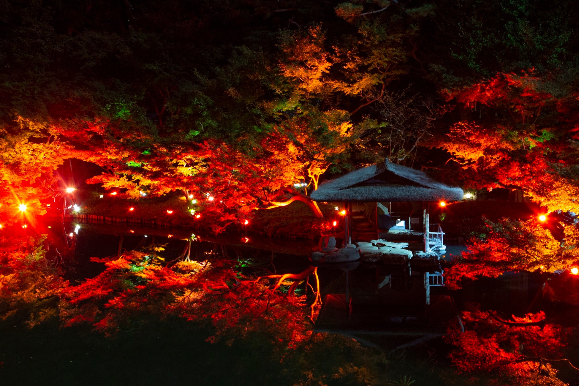 〈都内で見る幻想的な紅葉の世界〉八芳園恒例、庭園が赤く染まる秋の大型イベント開催決定！秋、纏う。『TOKYO RED GARDEN AUTUMN FESTIVAL 粋 2022』