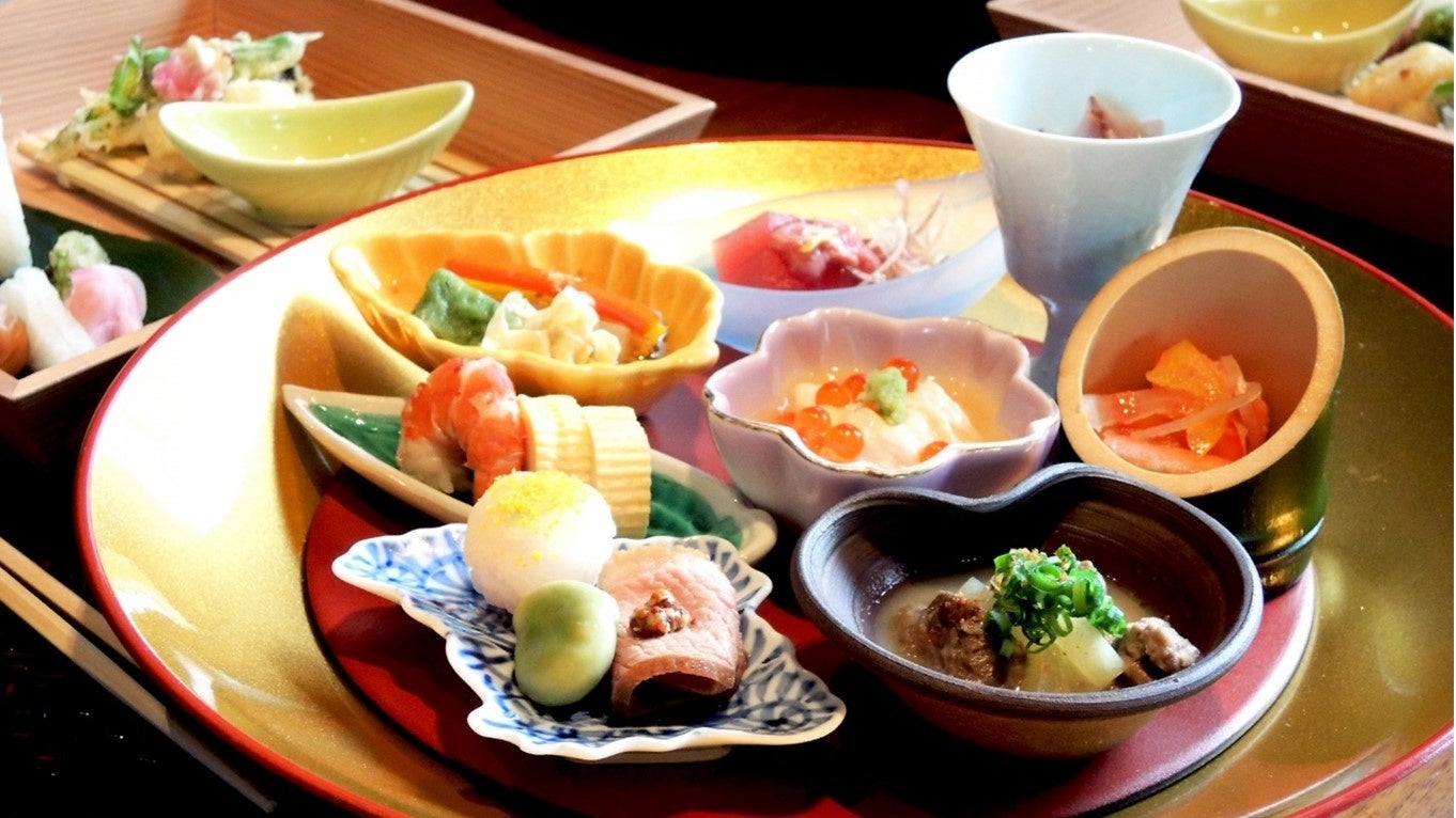 “焼かない” 焼そば！？　レンジで簡単！お皿いらずの「楽チン麺」中華焼そば新発売、開発者提案のちょい足し具材もぜひご賞味ください