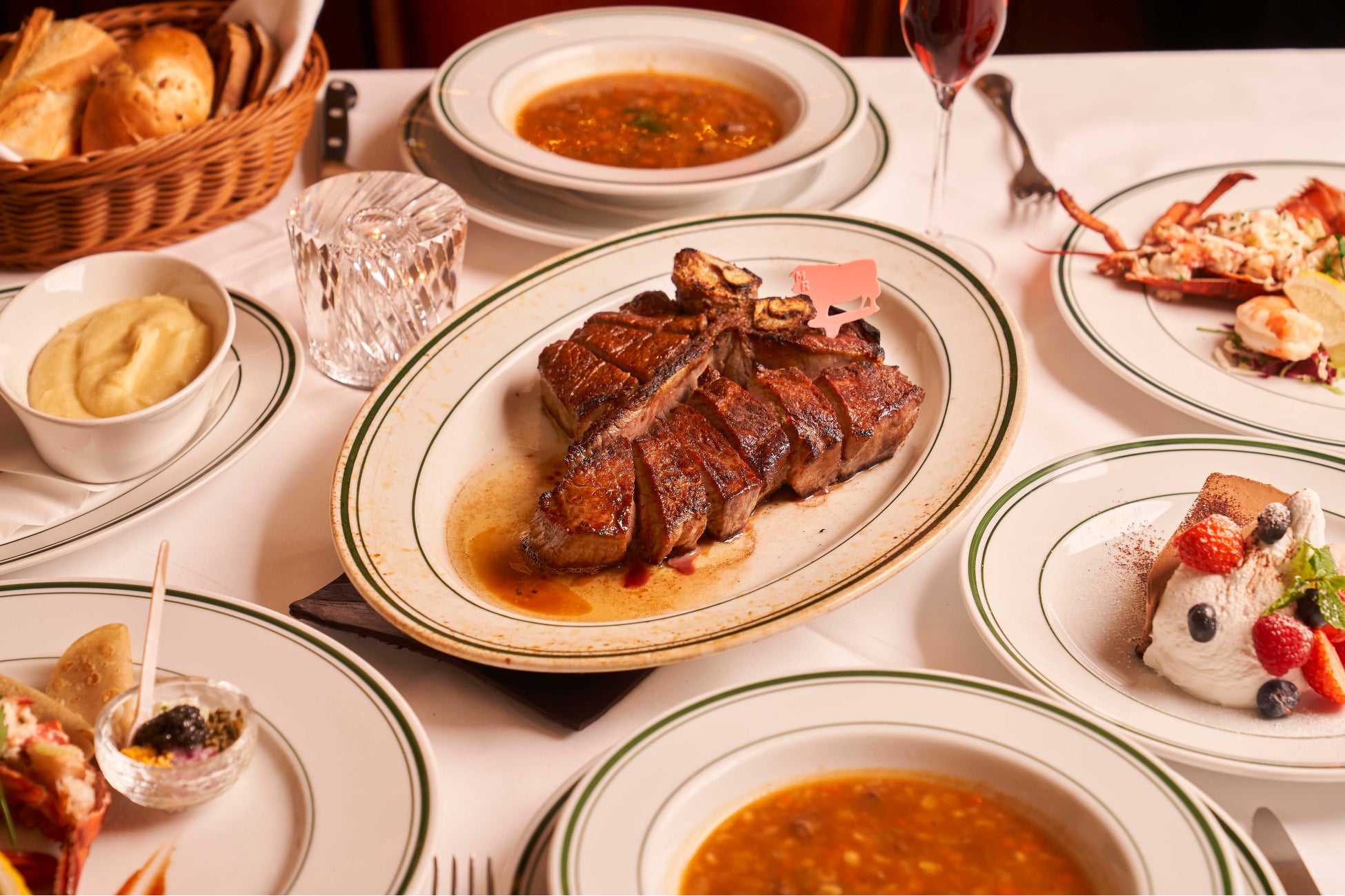 高級感あるとんかつ弁当 「どんまつ」、ごちクル専用弁当のフードデリバリー開始