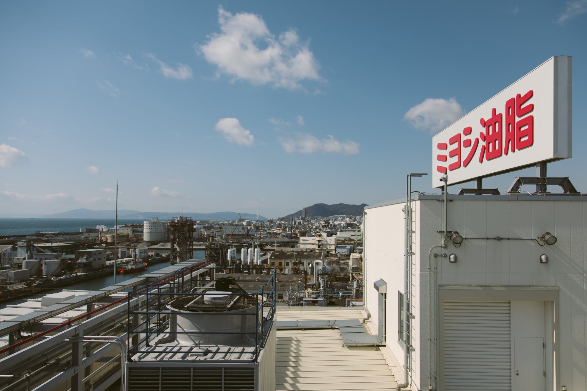 独自のハンドピック方法で作り上げるクラフト珈琲シリーズに
新しい味わいとして4種類をラインナップを追加！