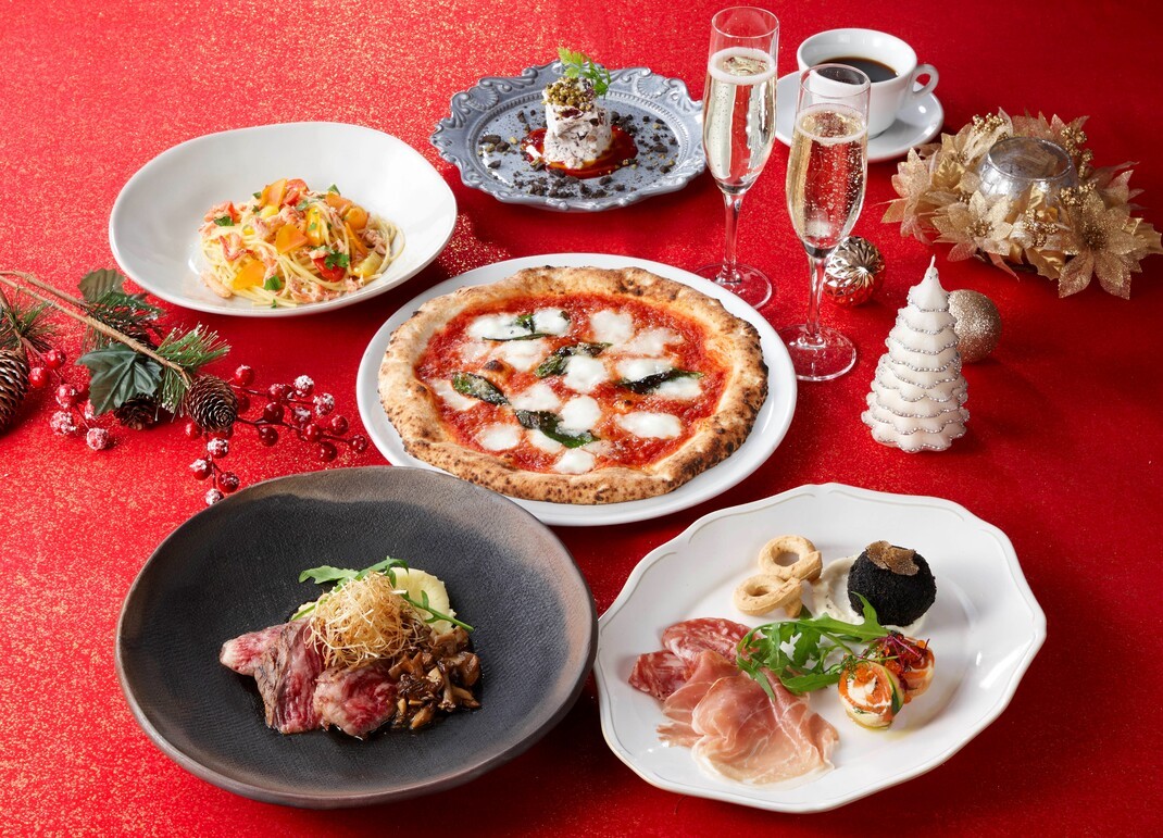 クリスマスを盛り上げる期間限定パッケージ登場！「とんがりコーン」クリスマスパッケージ「とんがりコーン」＜ビーフシチュー味＞11月7日から全国で発売