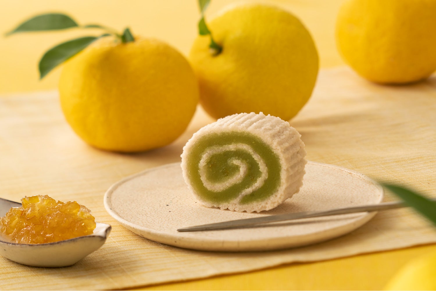 【限定復刻】柚子の香る、甘く爽やかな京銘菓「京観世 柚子（きょうかんぜ ゆず）」この秋、季節限定で復活発売いたします。
