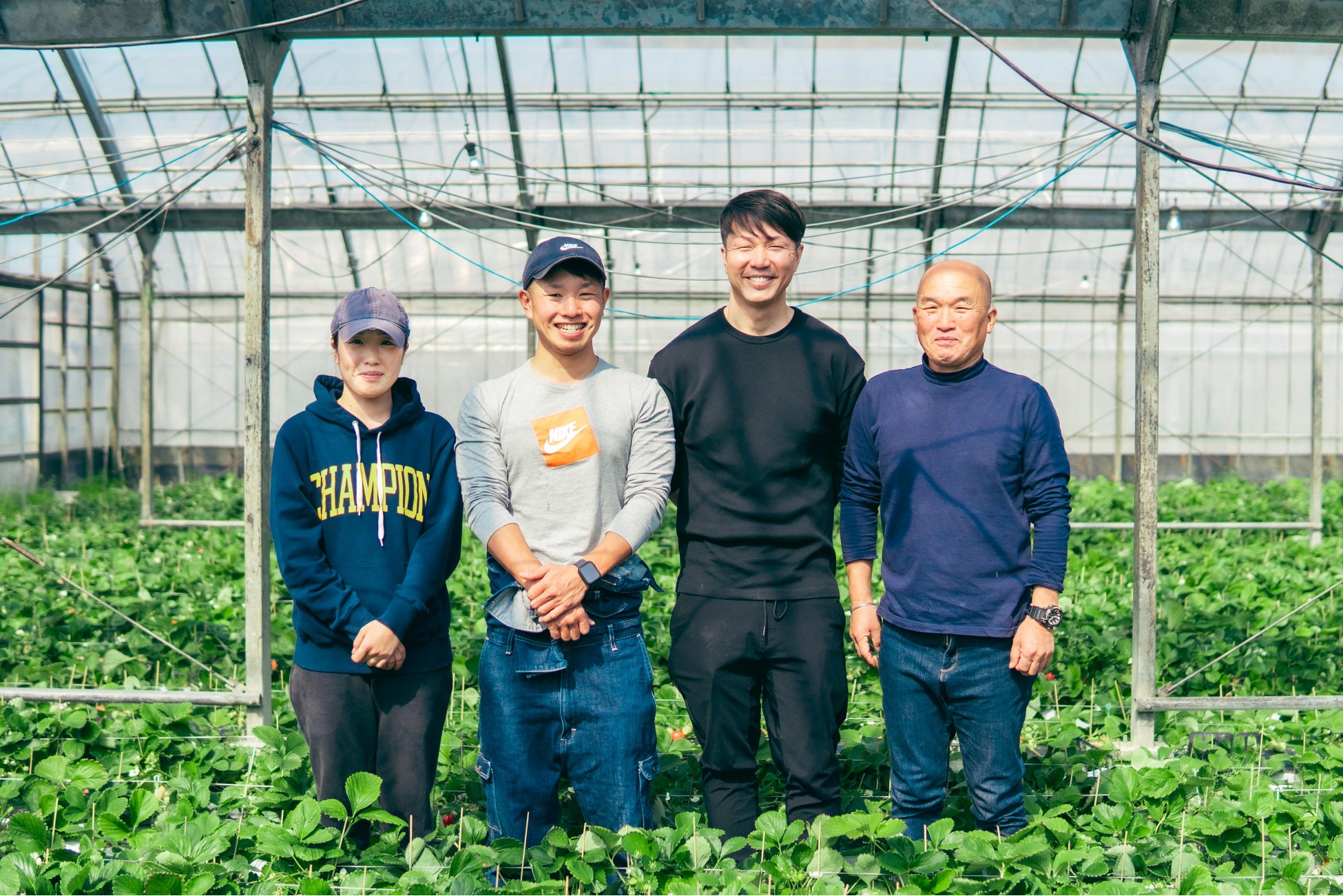 人気の『ちいかわ』の第2弾コラボカフェ「ちいかわ飯店」とのコラボレーションしたクリスマス演出が津田沼パルコに登場！