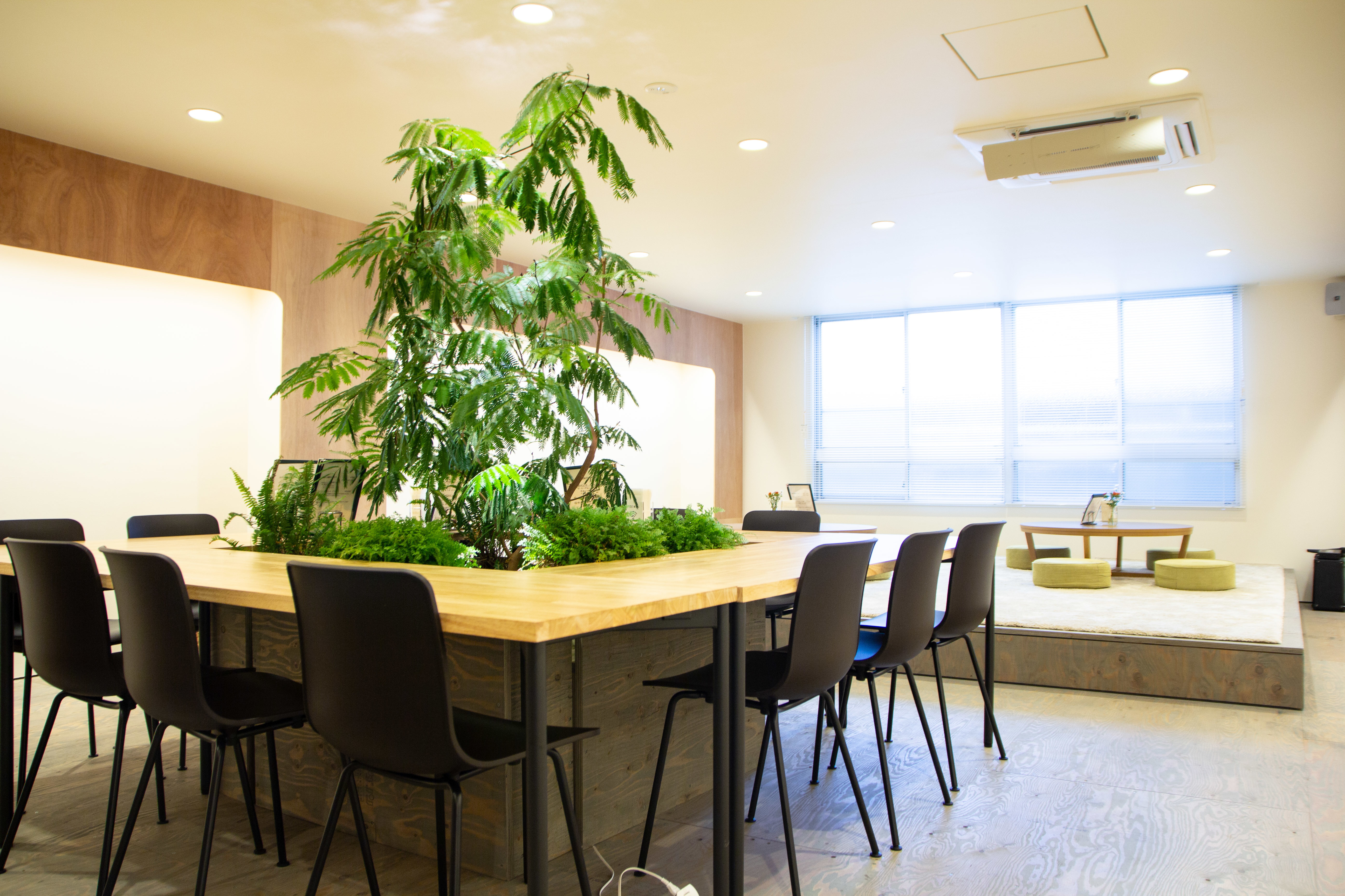 白井屋ホテル　「ザ・ベーカリー」がお届けするクリスマスの定番焼き菓子　　割田健一の「いちごのシュトレン」新発売