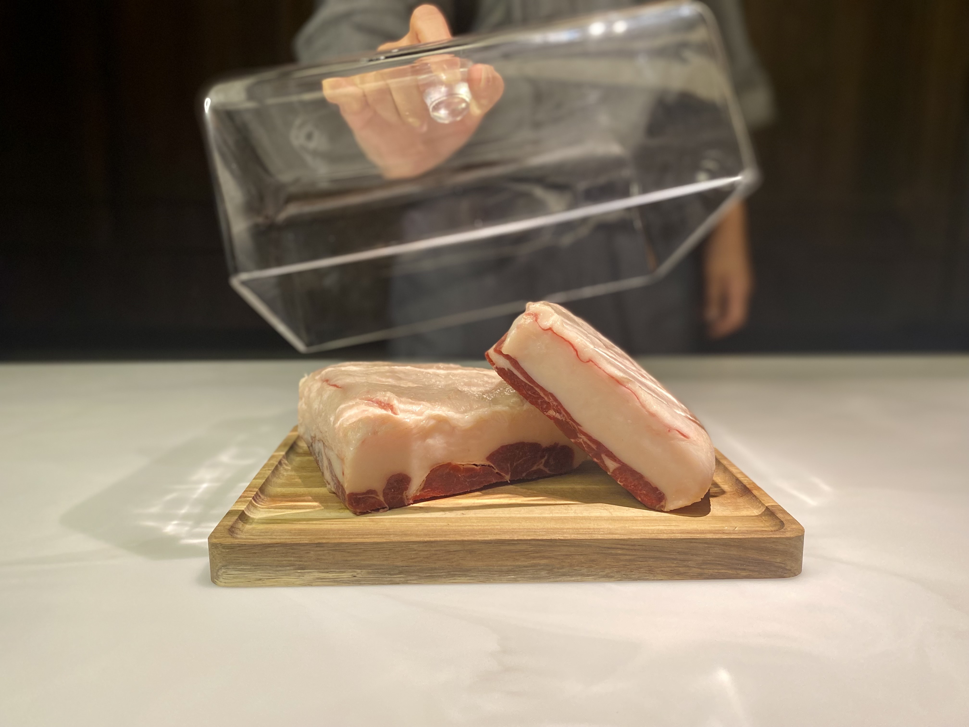 幸せになれる！？　イエローの電車がお寿司を乗せて運ぶ！ 『大回転！寿司トレイン』 新発売