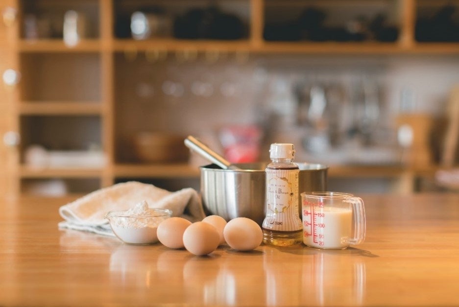 苺の季節を先取り!濃イチュウ、エンゼルパイ、小枝など、人気商品から、“苺フレーバー”全5品登場!~11月15日・29日 期間限定発売~