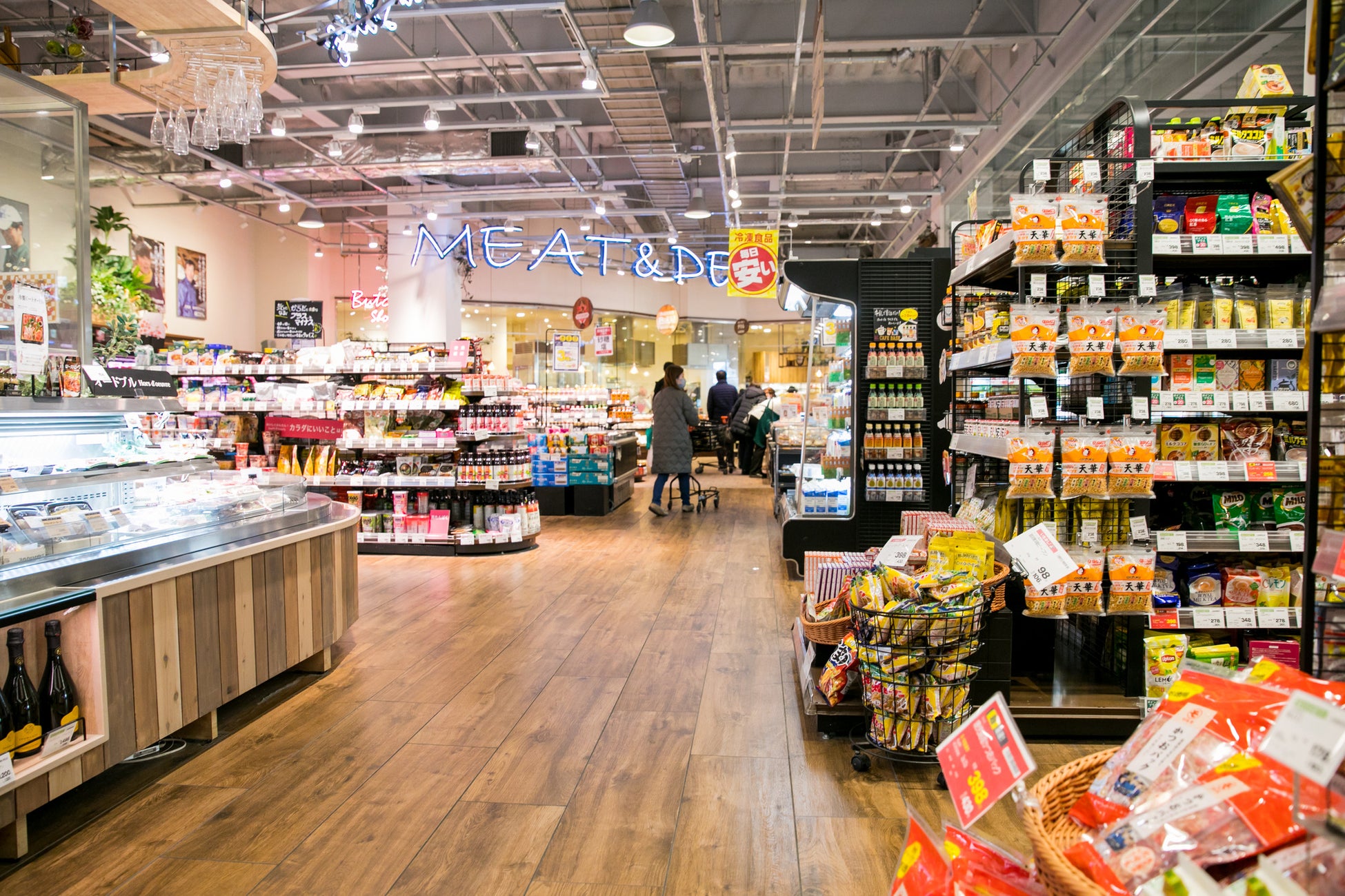 アニメ「聖闘士星矢」ラベルのウイスキーが発売！！東映アニメーション音楽出版のECサイトでは特典付で販売！！