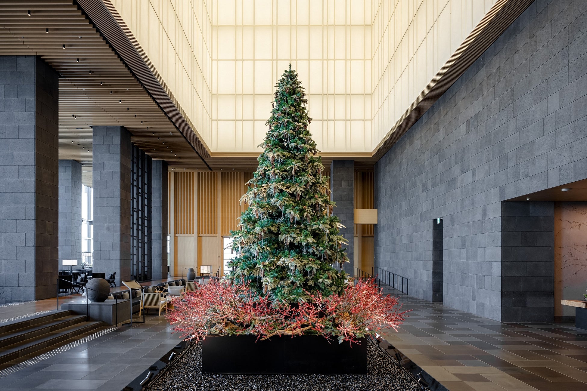 【浅草ビューホテル】東京スカイツリー（R）の見える高層階からの眺望とともに味わうクリスマスディナー