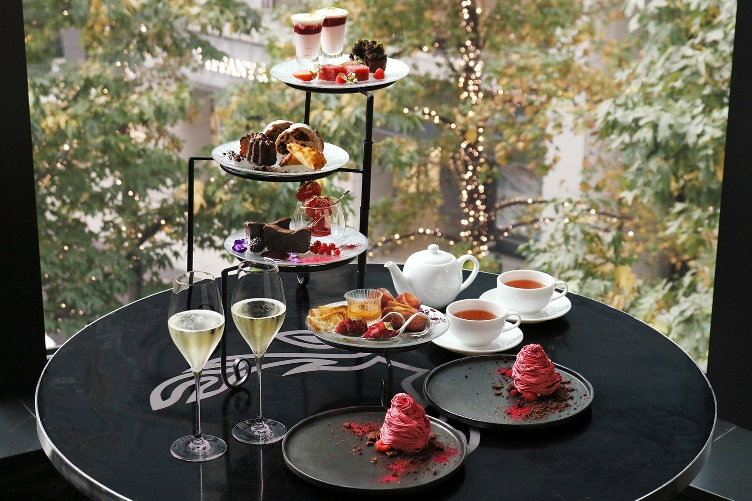 俳優の佐藤健さん出演のハーゲンダッツ新TVCM放映　ハーゲンダッツ 新TVCM「本気ショコラ」篇