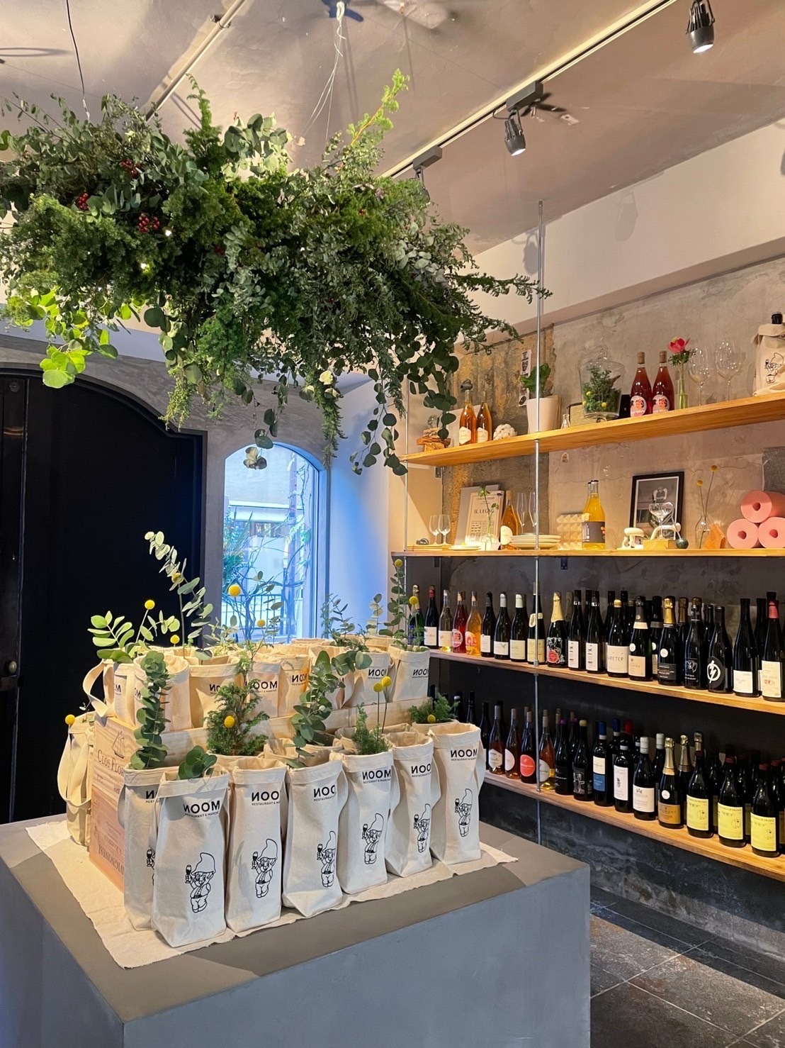 クリスマスにぴったりの“お取り寄せグルメ”を発売！
自宅で一流シェフのディナーを堪能　
美味しい食の通販「おかかえシェフ」にて提供開始