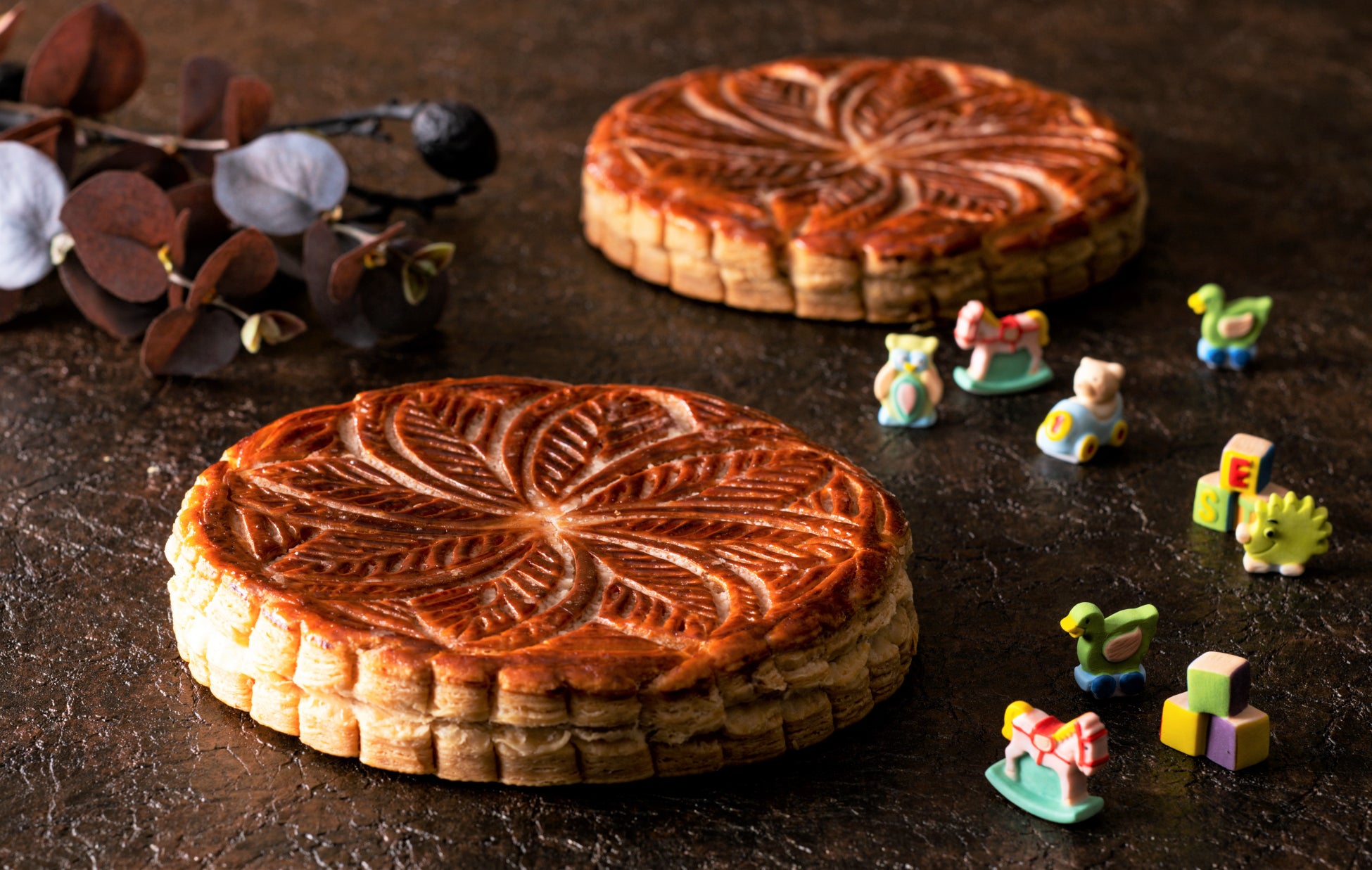 新年のお祝いにかかせないフランスの伝統菓子 新作の「ガレット・デ・ロワ」を1月3日より期間限定販売