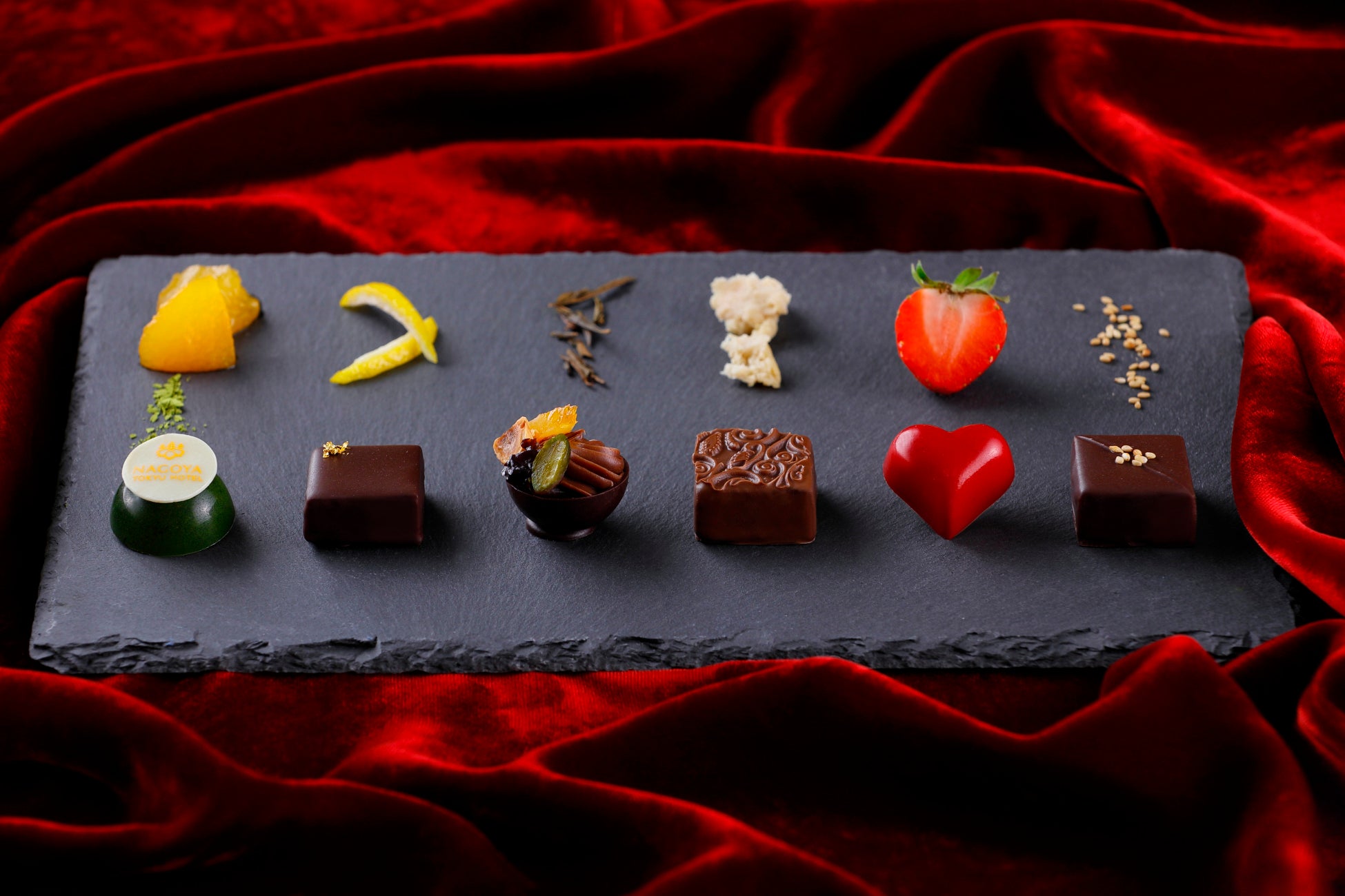 【ホテルグランヴィア広島】ホットチョコレートから始まる幸福の時間　チョコ×フルーツを組み合わせたスイーツ9種と温製ココットで“ヌン活”×“温活「アフタヌーンティーセット～チョコレート×フルーツ～」