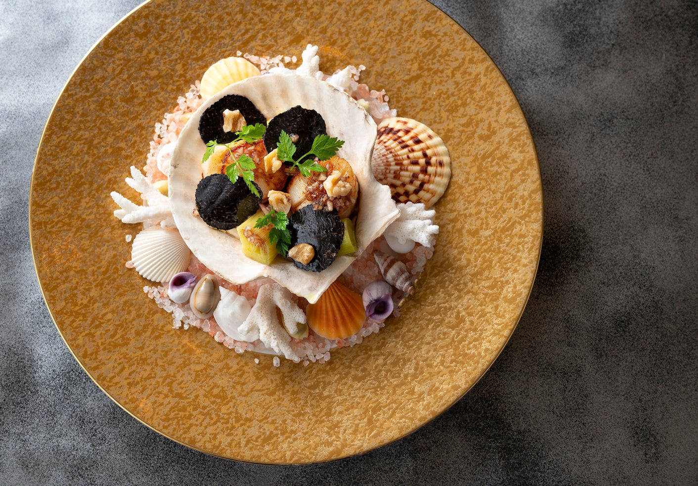 《ペルーづくしの風味をチョコで味わう》ペルーで穫れるナッツや
果実を地元のカカオでコーティングしたドラジェの販売を開始