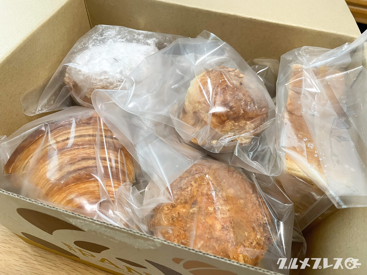 【毎月パンダ】神戸屋が厳選した全国の美味しいパンに出会えるサブスク『毎月PANDA！』試してみた